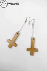 【PANDA EYES】 "INVERTED CROSS" チャームピアス / WOOD