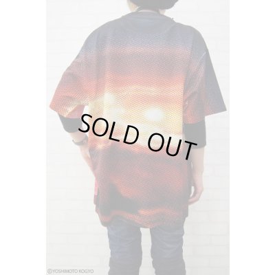 画像2: Sale50%off【ZIG UR IDOL × 野性爆弾 くっきー】 "クニコインマーズ" フルプリントカットソー / ブルー
